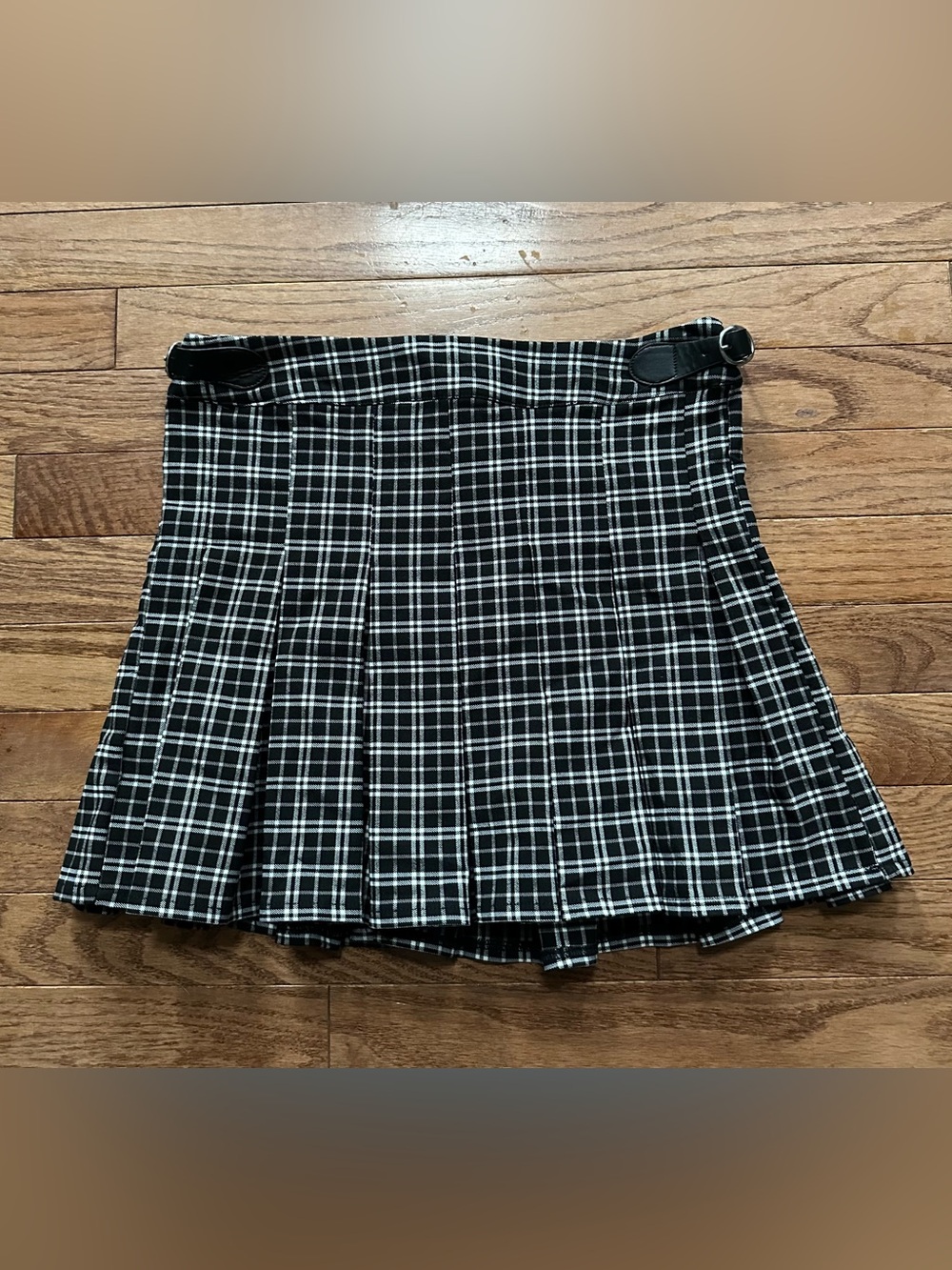 Forever 21 Black and White Plaid Pleated Mini Skirt Buckle Detail Small NWT
